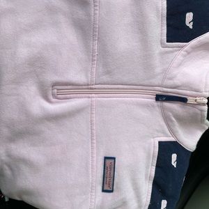 Women’s vineyard vines zip pullover.